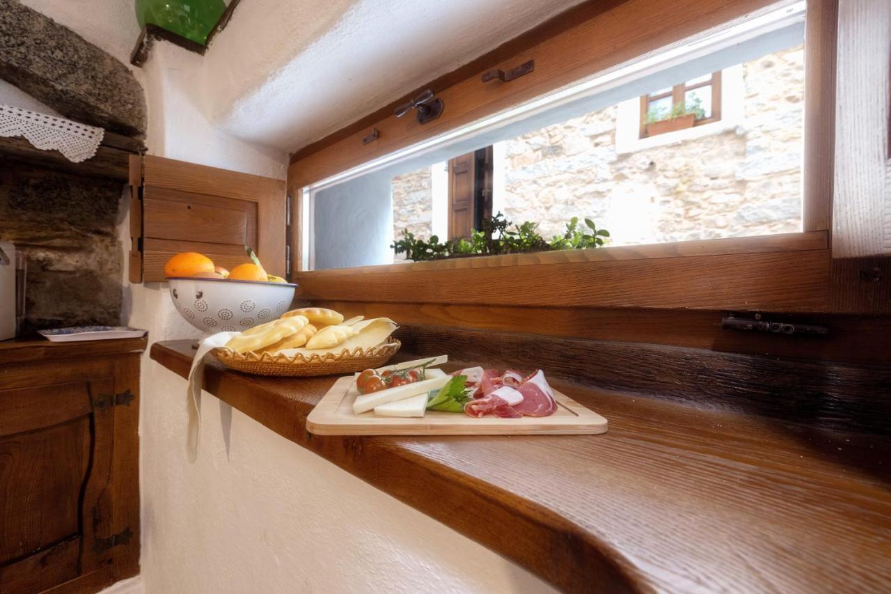 Casa Masini Bed & Breakfast Fonni Exterior photo